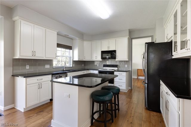 5178 Glenmoore Way, Medina, OH 44256