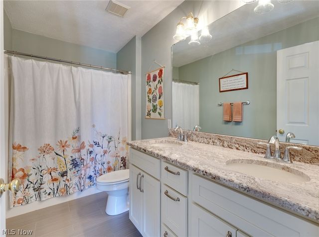 5178 Glenmoore Way, Medina, OH 44256