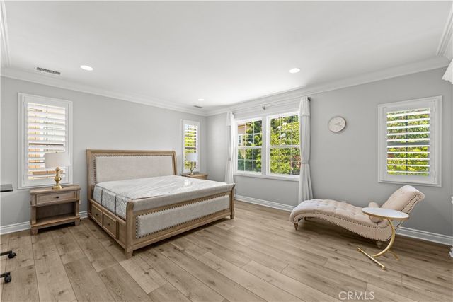 52 Winding Way, Irvine, CA 92620