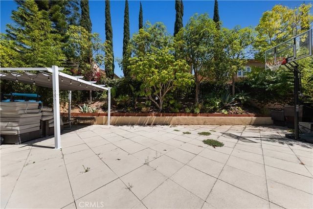 52 Winding Way, Irvine, CA 92620