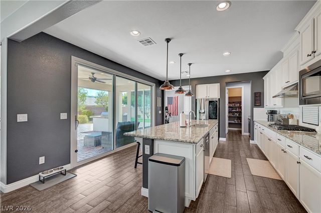 10723 Hammett Park Avenue, Las Vegas, NV 89166