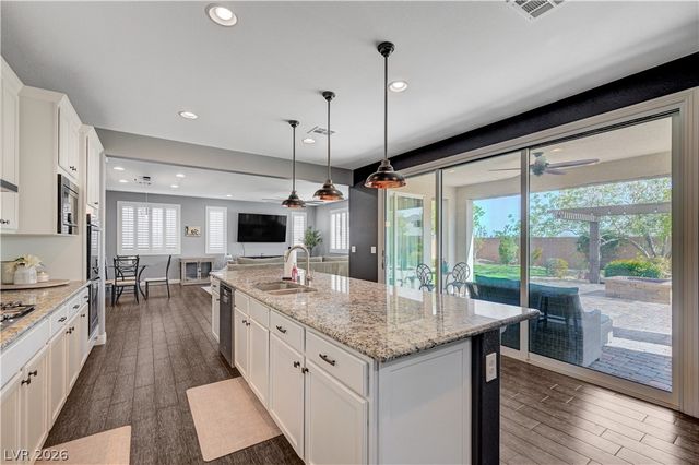 10723 Hammett Park Avenue, Las Vegas, NV 89166