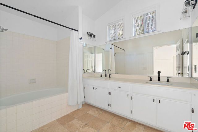 4324 Willow Glen Street, Calabasas, CA 91302