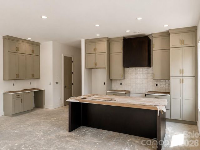 3922 Sarah Drive, Charlotte, NC 28217