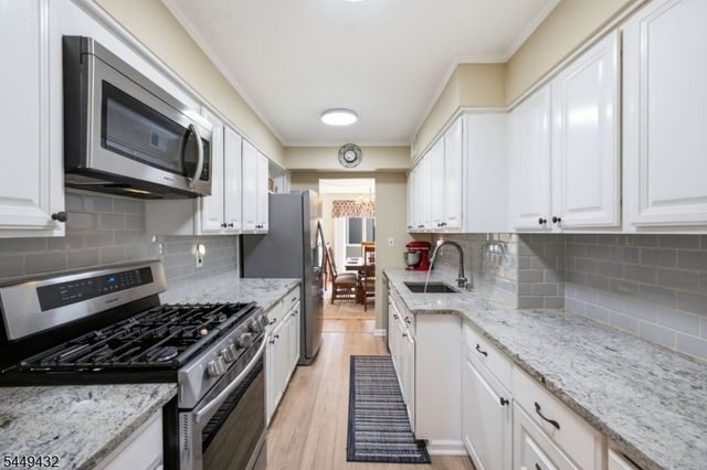 30 Chelsea Way, Bridgewater Twp., NJ 08807