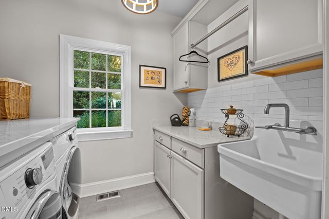 2713 Weaver Hill Drive, Apex, NC 27502