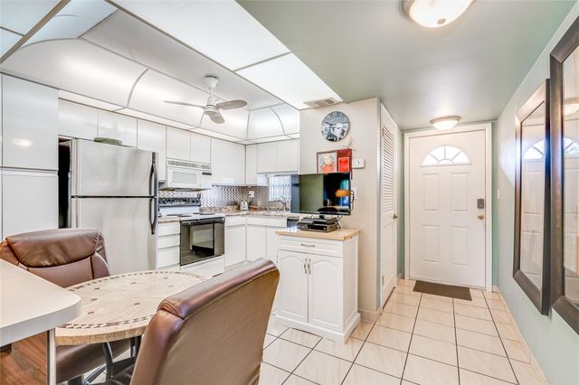 700 S Hollybrook Drive 304, Pembroke Pines, FL 33025