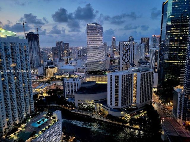 500 Brickell Ave 3005, Miami, FL 33131