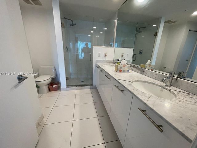 500 Brickell Ave 3005, Miami, FL 33131