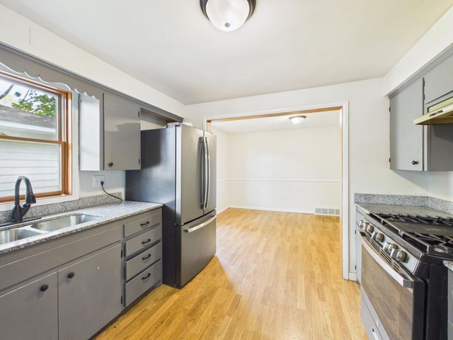 433 30th Avenue N, Saint Cloud, MN 56303