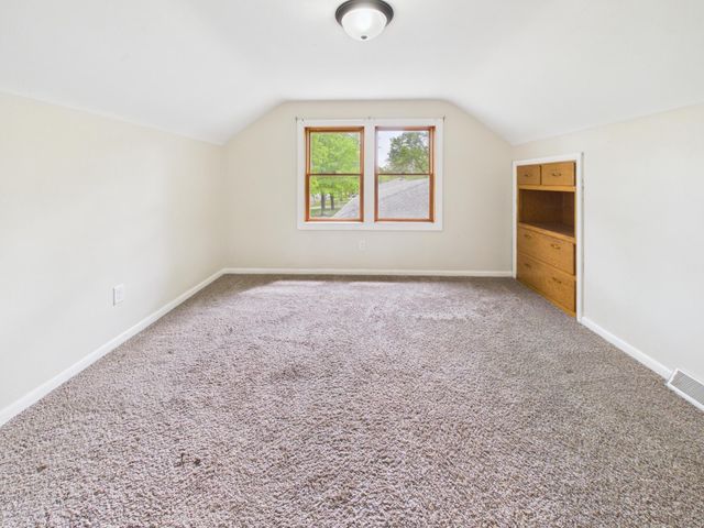 433 30th Avenue N, Saint Cloud, MN 56303