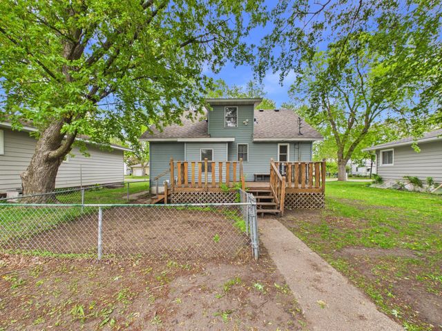 433 30th Avenue N, Saint Cloud, MN 56303