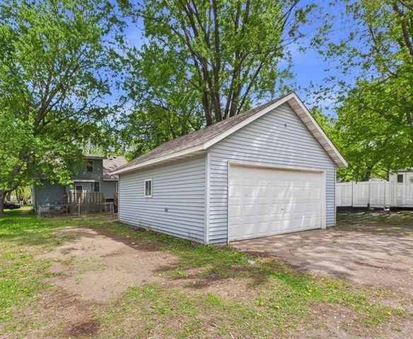 433 30th Avenue N, Saint Cloud, MN 56303