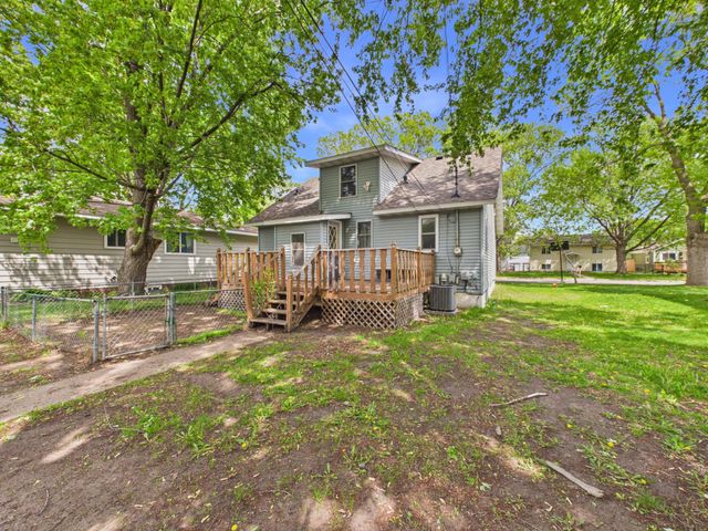 433 30th Avenue N, Saint Cloud, MN 56303