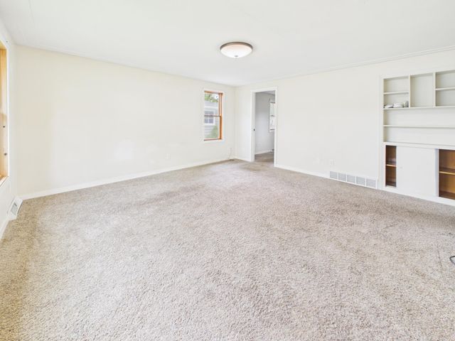 433 30th Avenue N, Saint Cloud, MN 56303
