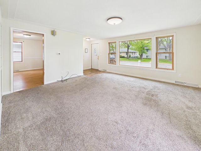 433 30th Avenue N, Saint Cloud, MN 56303