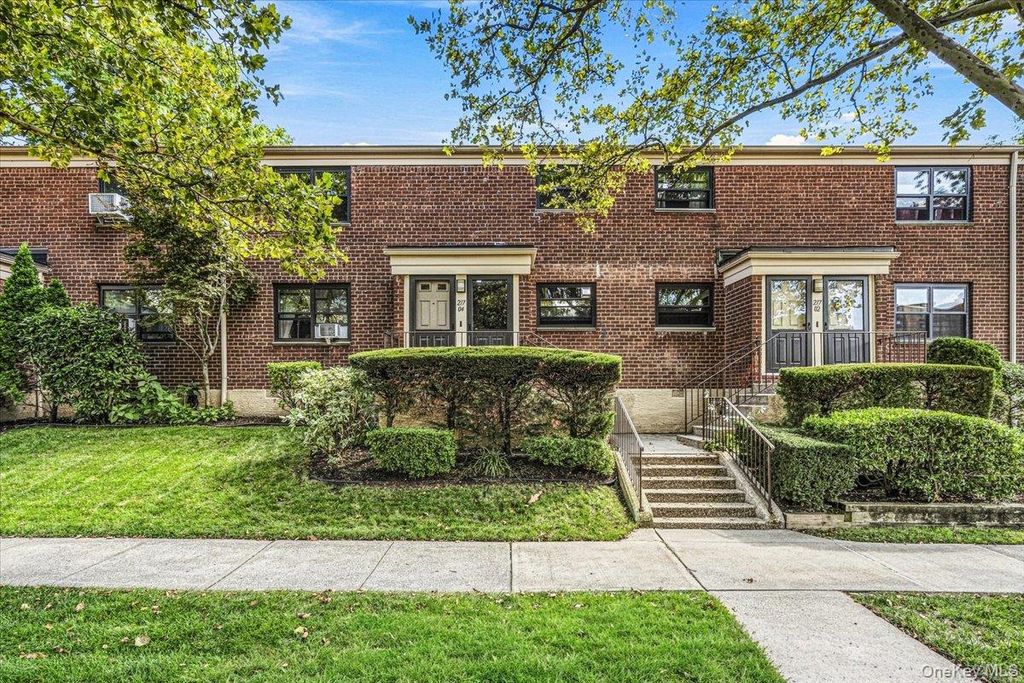 217-04 75th Avenue 271A2, Oakland Gardens, NY 11364 — photo 2