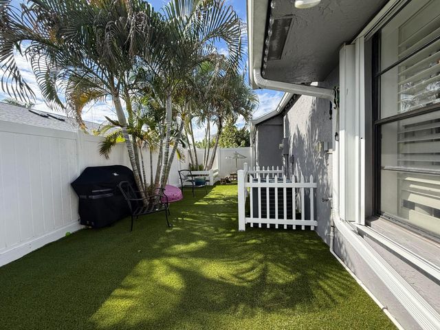 4550 Biddeford Avenue 42, West Palm Beach, FL 33417