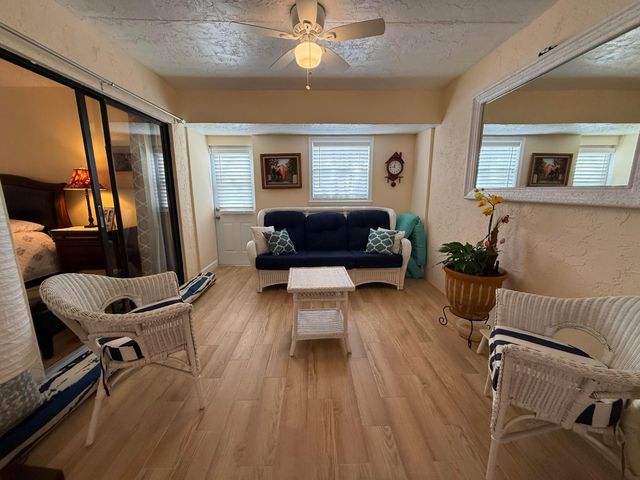 4550 Biddeford Avenue 42, West Palm Beach, FL 33417