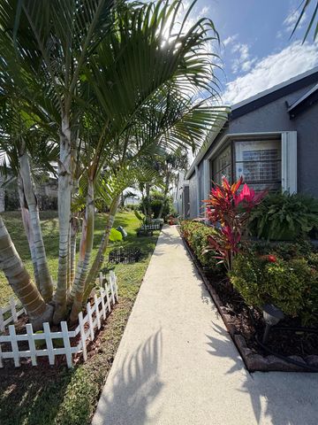 4550 Biddeford Avenue 42, West Palm Beach, FL 33417