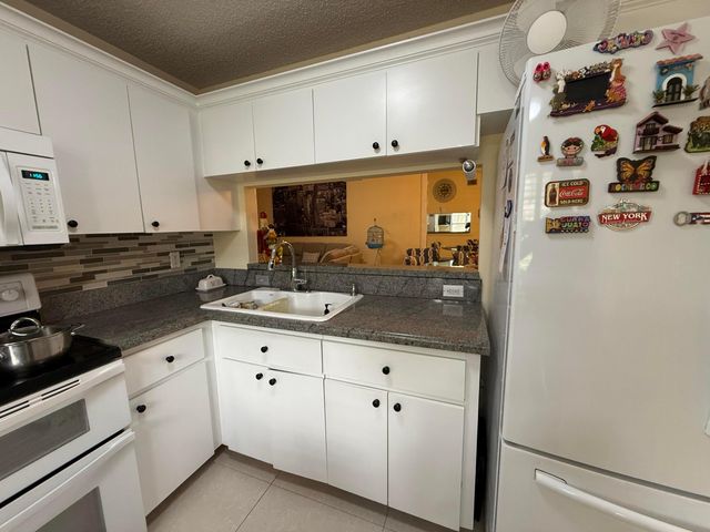 4550 Biddeford Avenue 42, West Palm Beach, FL 33417