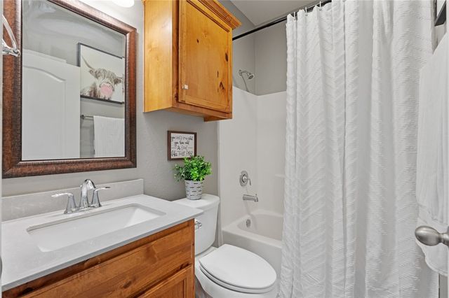 3013 Neches Dr, Corpus Christi, TX 78414