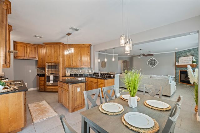 3013 Neches Dr, Corpus Christi, TX 78414