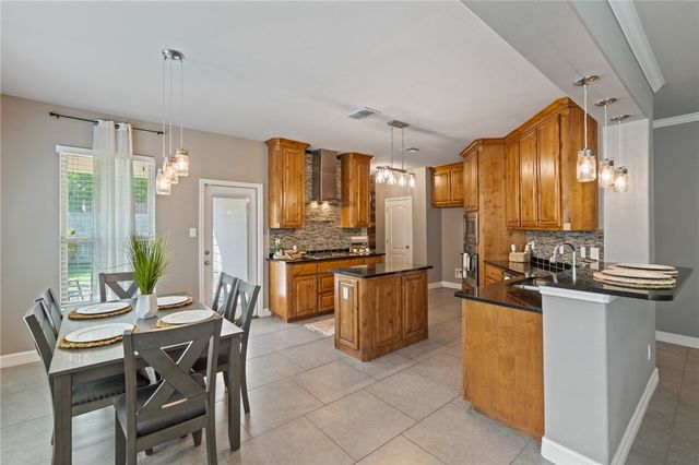 3013 Neches Dr, Corpus Christi, TX 78414