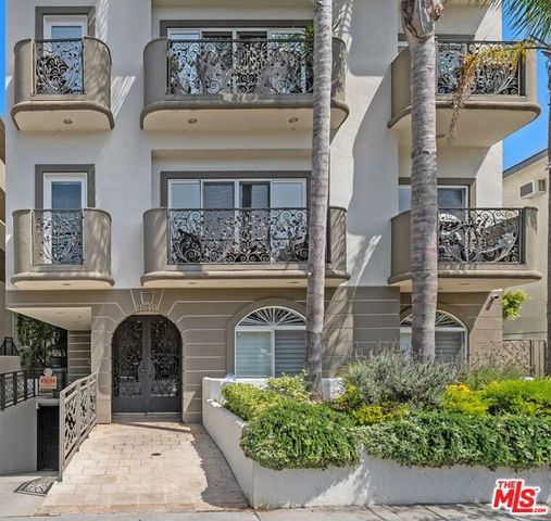 11840 Dorothy Street 202, Los Angeles, CA 90049