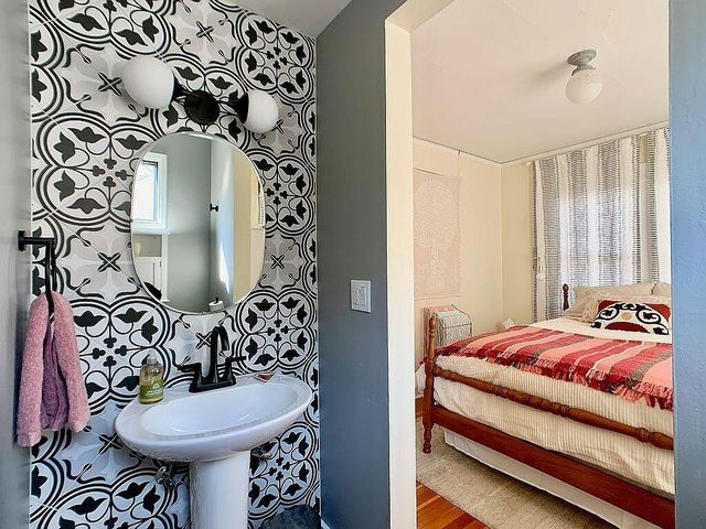 625 S Holly Street, Medford, OR 97501