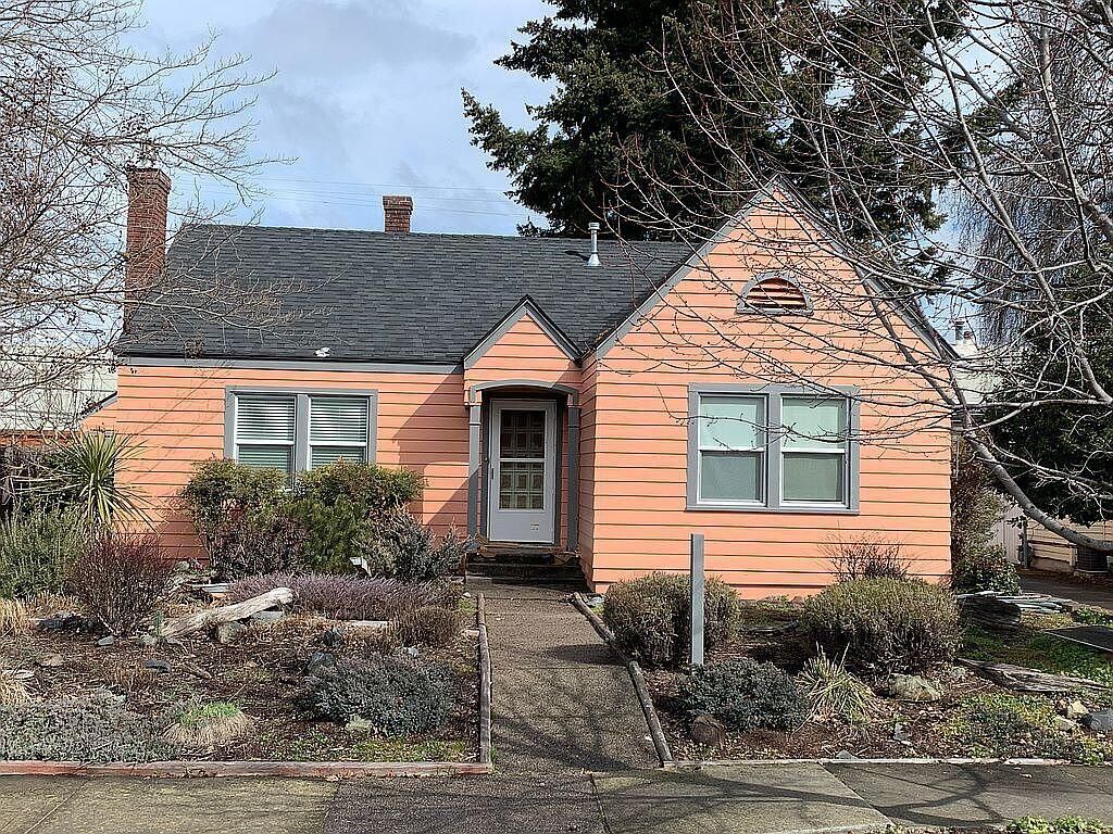 625 S Holly Street, Medford, OR 97501