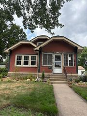 4415 Queen Avenue N, Minneapolis, MN 55412