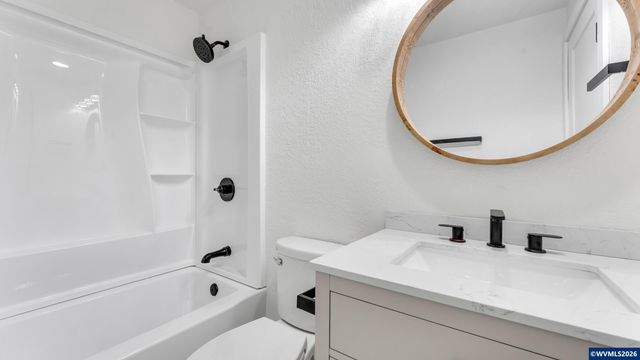 2224 Maplewood Dr S, Salem, OR 97306