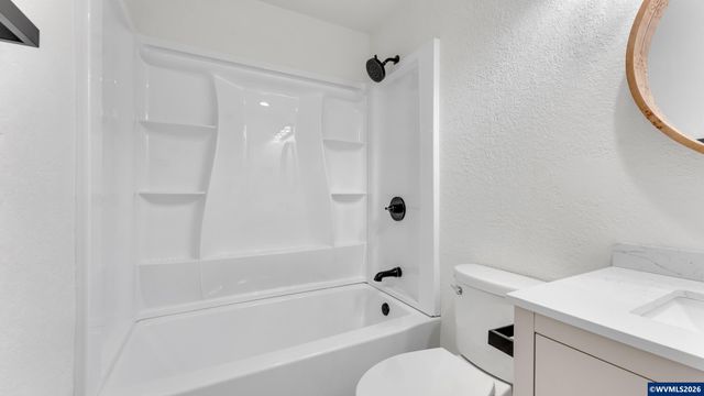 2224 Maplewood Dr S, Salem, OR 97306