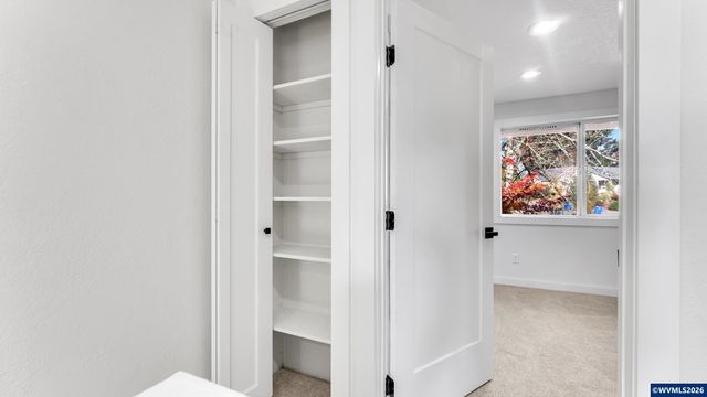 2224 Maplewood Dr S, Salem, OR 97306