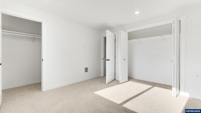 2224 Maplewood Dr S, Salem, OR 97306