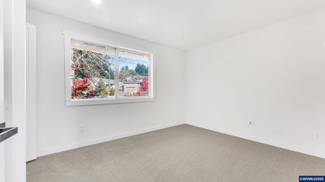 2224 Maplewood Dr S, Salem, OR 97306