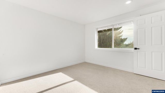 2224 Maplewood Dr S, Salem, OR 97306