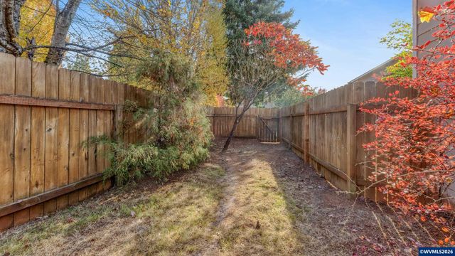 2224 Maplewood Dr S, Salem, OR 97306