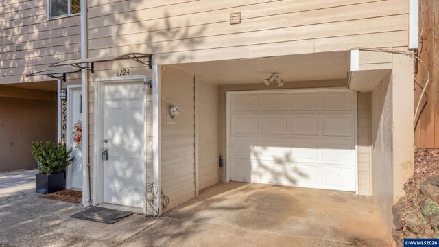2224 Maplewood Dr S, Salem, OR 97306