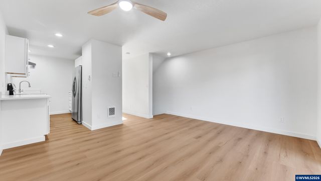 2224 Maplewood Dr S, Salem, OR 97306