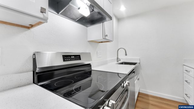 2224 Maplewood Dr S, Salem, OR 97306