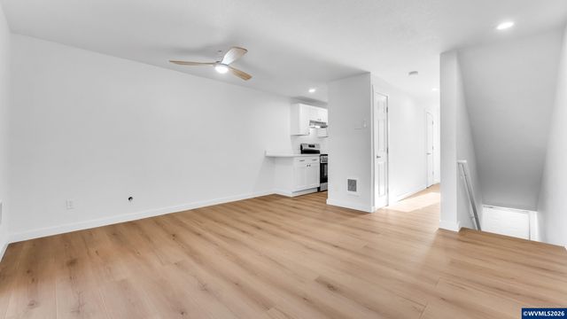 2224 Maplewood Dr S, Salem, OR 97306