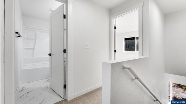 2224 Maplewood Dr S, Salem, OR 97306