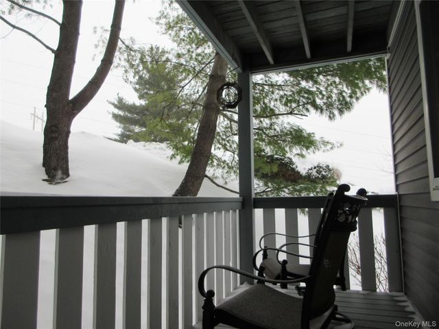 2 Eagle Ridge Way, Nanuet, NY 10954