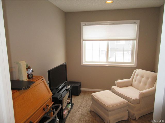 2 Eagle Ridge Way, Nanuet, NY 10954