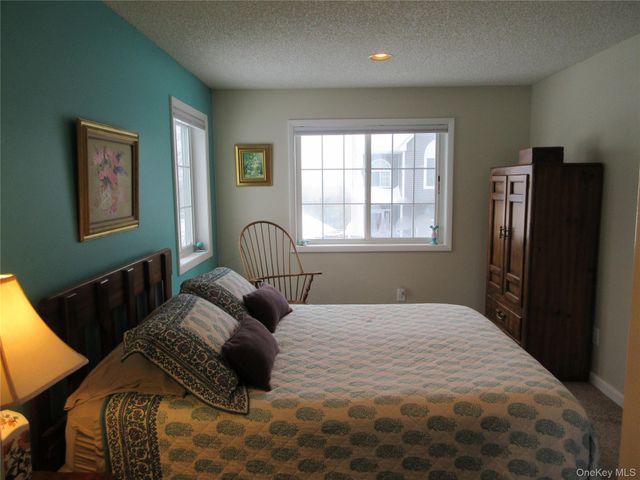 2 Eagle Ridge Way, Nanuet, NY 10954