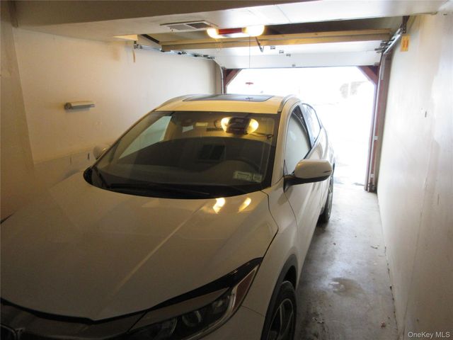 2 Eagle Ridge Way, Nanuet, NY 10954