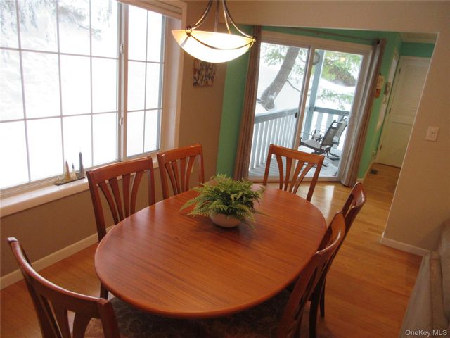 2 Eagle Ridge Way, Nanuet, NY 10954