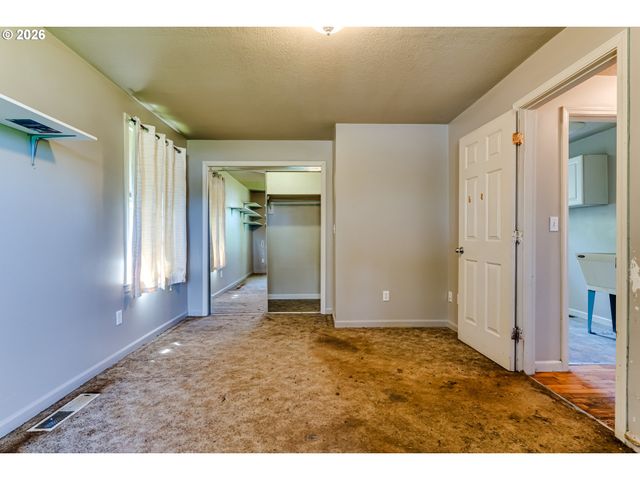 2996 RIVER Rd, Eugene, OR 97404